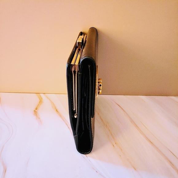 Salvatore Ferragamo Black Patent Leather Wallet β Pristine Preloved Condition - Picture 5 of 12